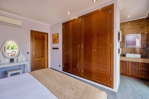 4 chambres, fer et planche à repasser, Wi-Fi gratuit, draps fournis