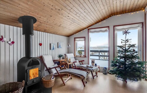 2 bedroom awesome home in Thyholm