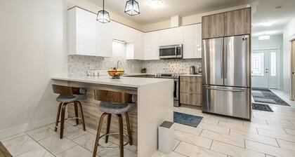 Exquisite Cowie Hill Townhouse