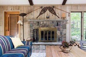 TV, fireplace - Lakefront Cabin in Poconos Mountain Resort (Gouldsboro)
