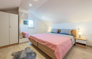 1 soverom, strykejern/-brett, wi-fi (inkludert) og sengetøy