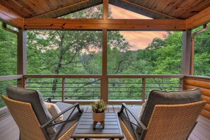 Property grounds - Creekside Soaks, Swimming Hole Splashes, & a Hidden Waterfall - The Overlook on Fightingtown (Mc Caysville)