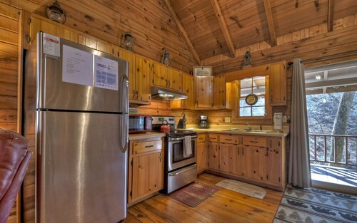 Creekside comfort with a firepit and more! - Cozy Creek Cabin