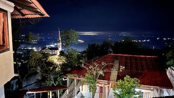 Hiên