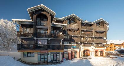 Modern apt 5 ppl, balcony with ski runs view