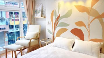 1 Schlafzimmer, Schreibtisch, Bügeleisen/Bügelbrett, Reisekinderbett