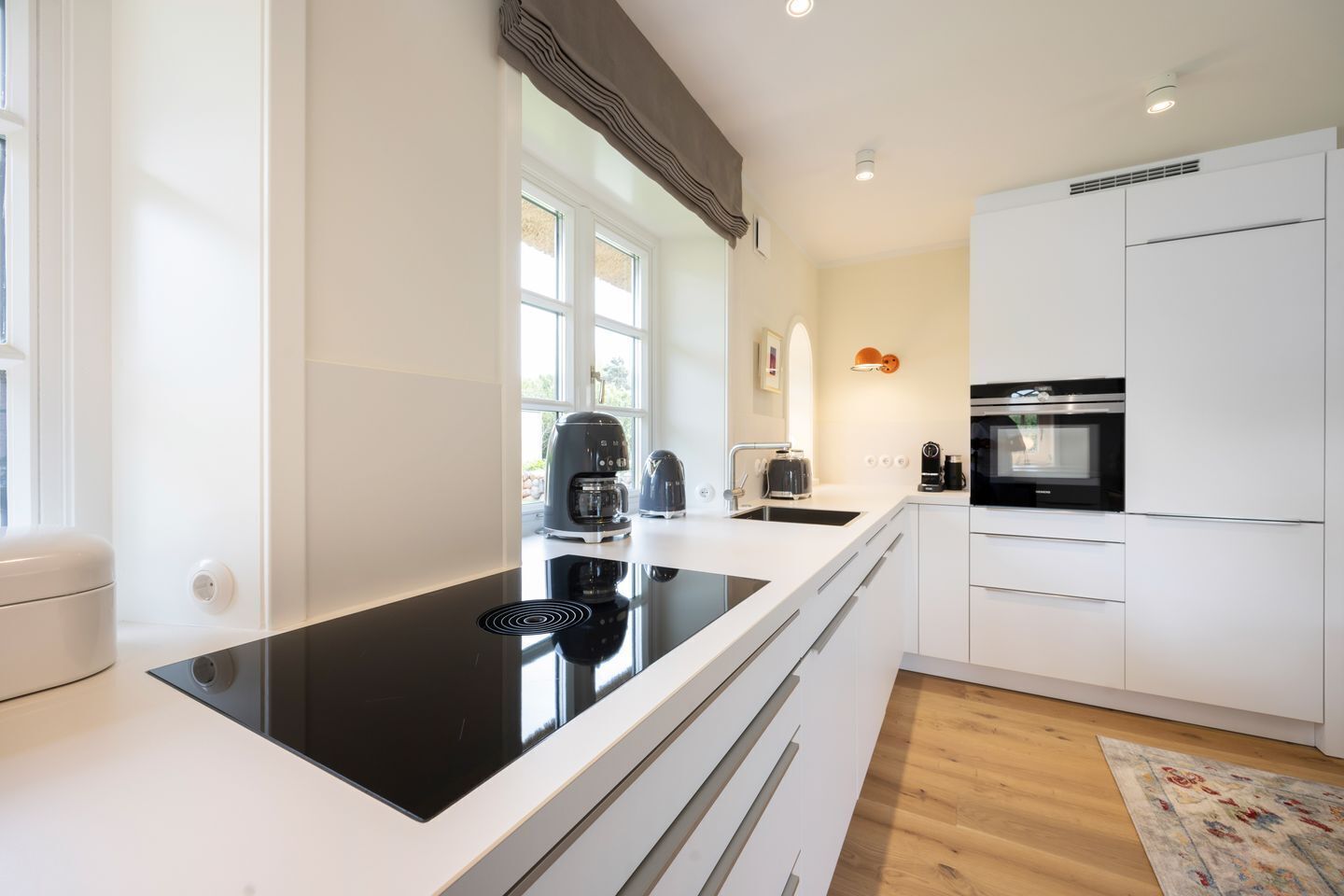 Frigorifero, forno, piano cottura, lavastoviglie