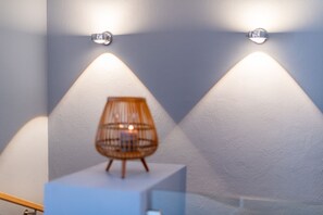 Unclassified image, 5 of 51, button