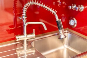 Unclassified image, 4 of 51, button