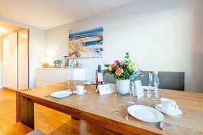 Unclassified image, 3 of 51, button