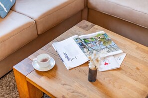 Unclassified image, 5 of 51, button