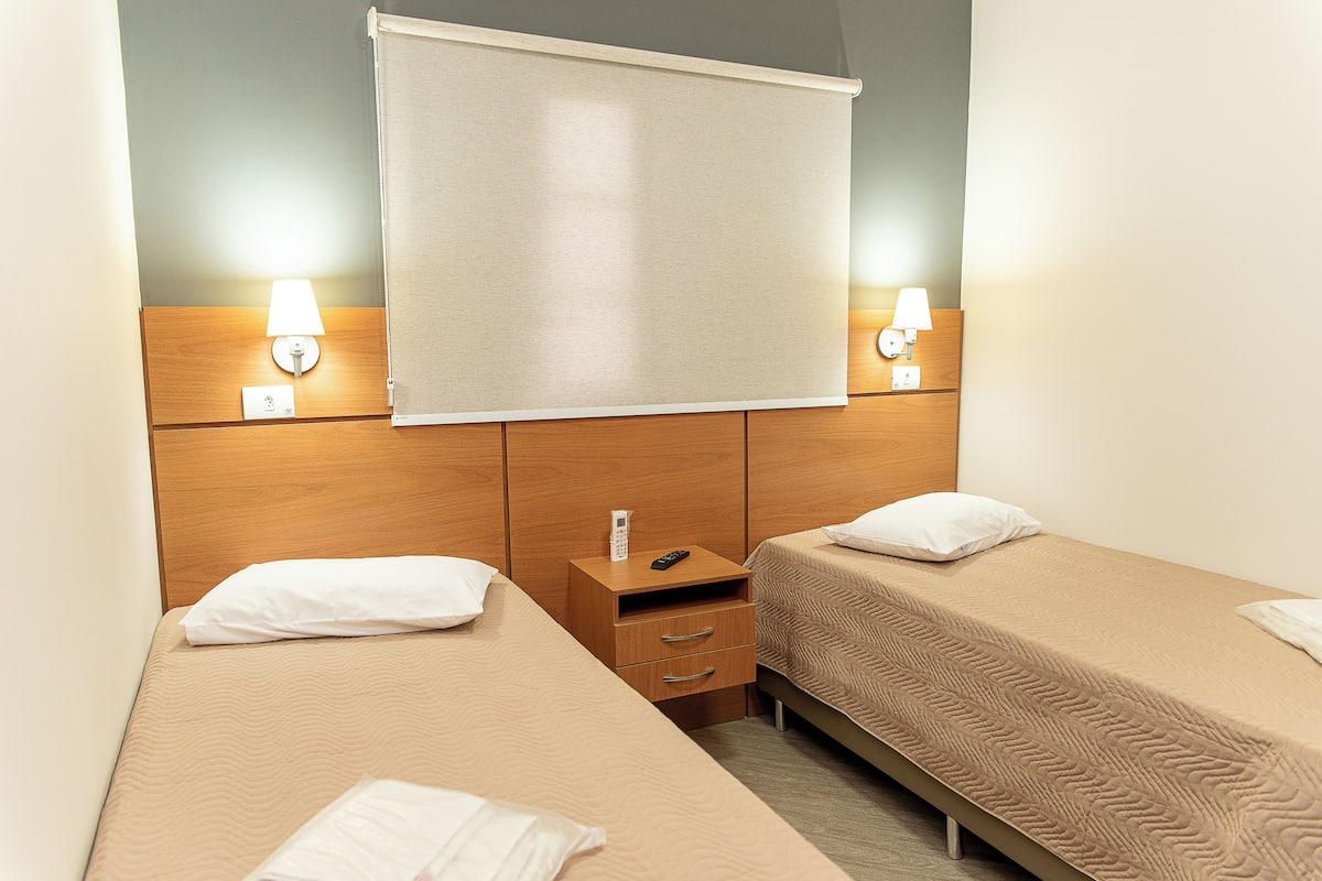 Kamar Twin Eksekutif, 2 Tempat Tidur Twin | Seprai premium, busa memori, dan didekorasi berbeda-beda