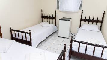 华丽三人房, 3 张单人床 | 高档床上用品、记忆海绵床垫、特色装修、特色家居