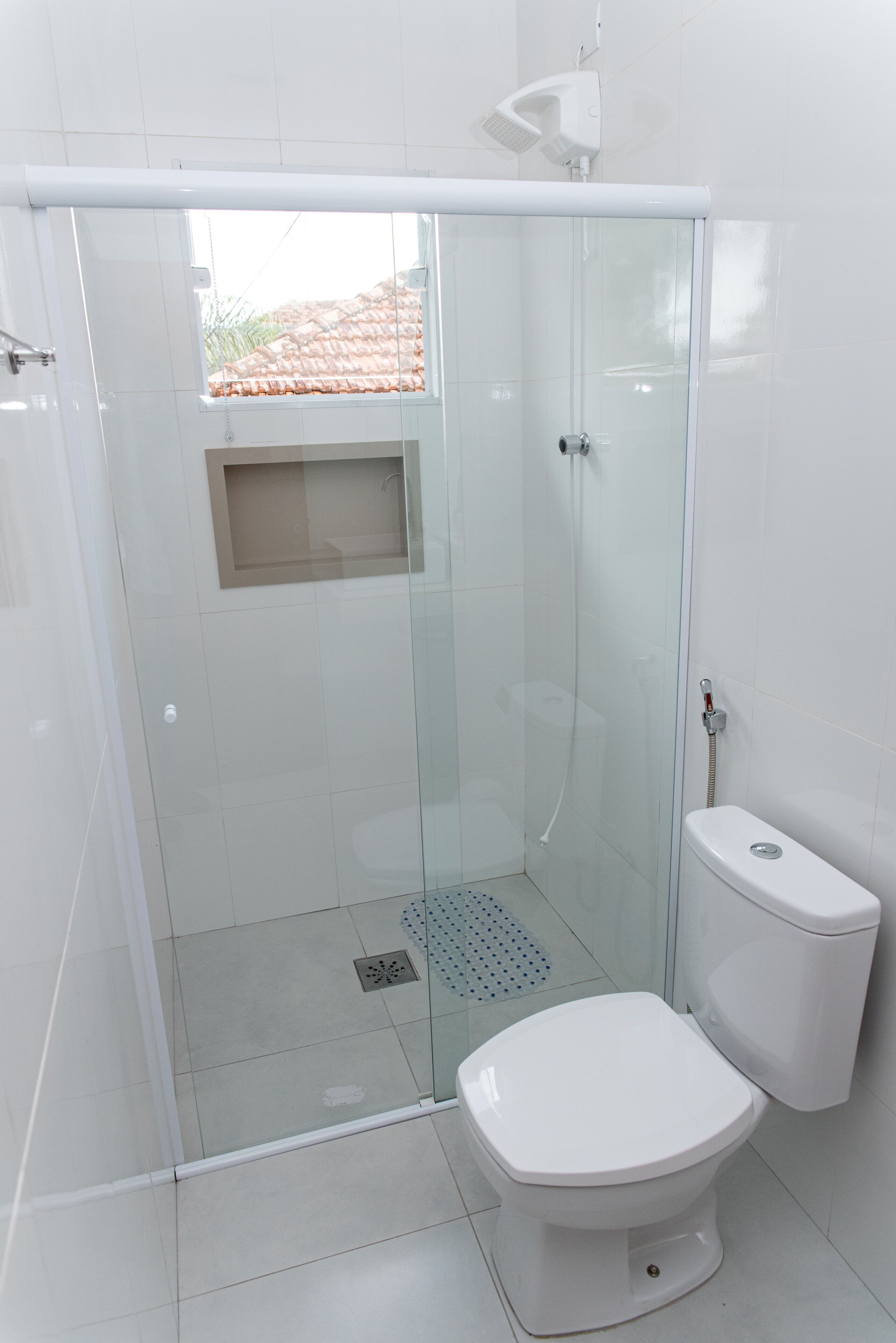 Executive Double Room, 1 Double Bed | Bathroom | Shower, rainfall showerhead, towels