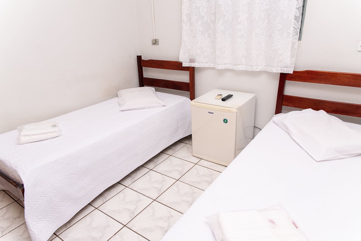 Kamar Twin Deluks, 2 Tempat Tidur Twin | Seprai premium, busa memori, dan didekorasi berbeda-beda