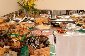 Desayuno de autoservicio incluido todos los días 