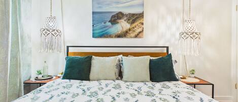 2 Schlafzimmer, Schreibtisch, Bügeleisen/Bügelbrett, Reisekinderbett