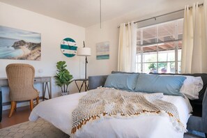 2 bedrooms, desk, iron/ironing board, travel crib