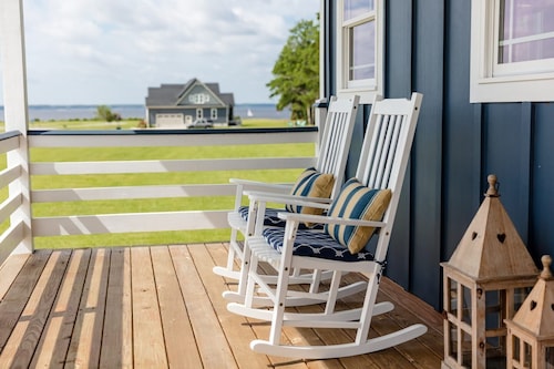 Dockside - Picture Perfect Home - Gorgeous Views!