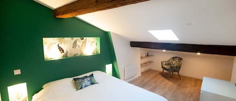 1 bedroom, free WiFi, bed sheets