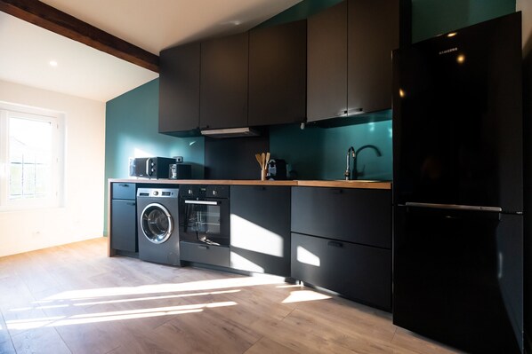 Fridge, microwave, oven, dishwasher