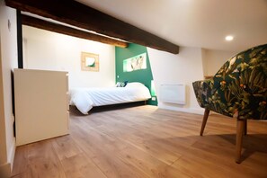 1 bedroom, free WiFi, bed sheets