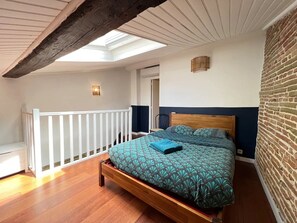 1 dormitorio, tabla de planchar con plancha, wifi gratis y ropa de cama