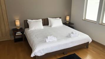 5 chambres, lit parapluie, Wi-Fi gratuit, draps fournis