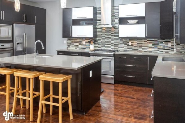 Fridge, microwave, oven, dishwasher