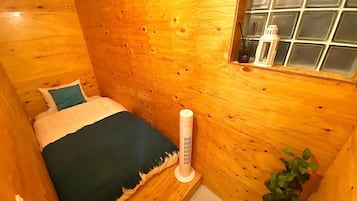 5 bedrooms, desk, iron/ironing board, free WiFi