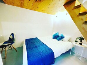5 bedrooms, desk, iron/ironing board, free WiFi - Accommodates up to 10 people About 10 minutes on  / Naha Okinawa (Naha)