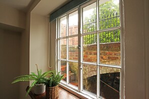 Interior - Abbey Foregate (Shrewsbury)