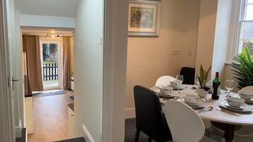 Televisión de pantalla plana de 42 pulgadas con canales digitales