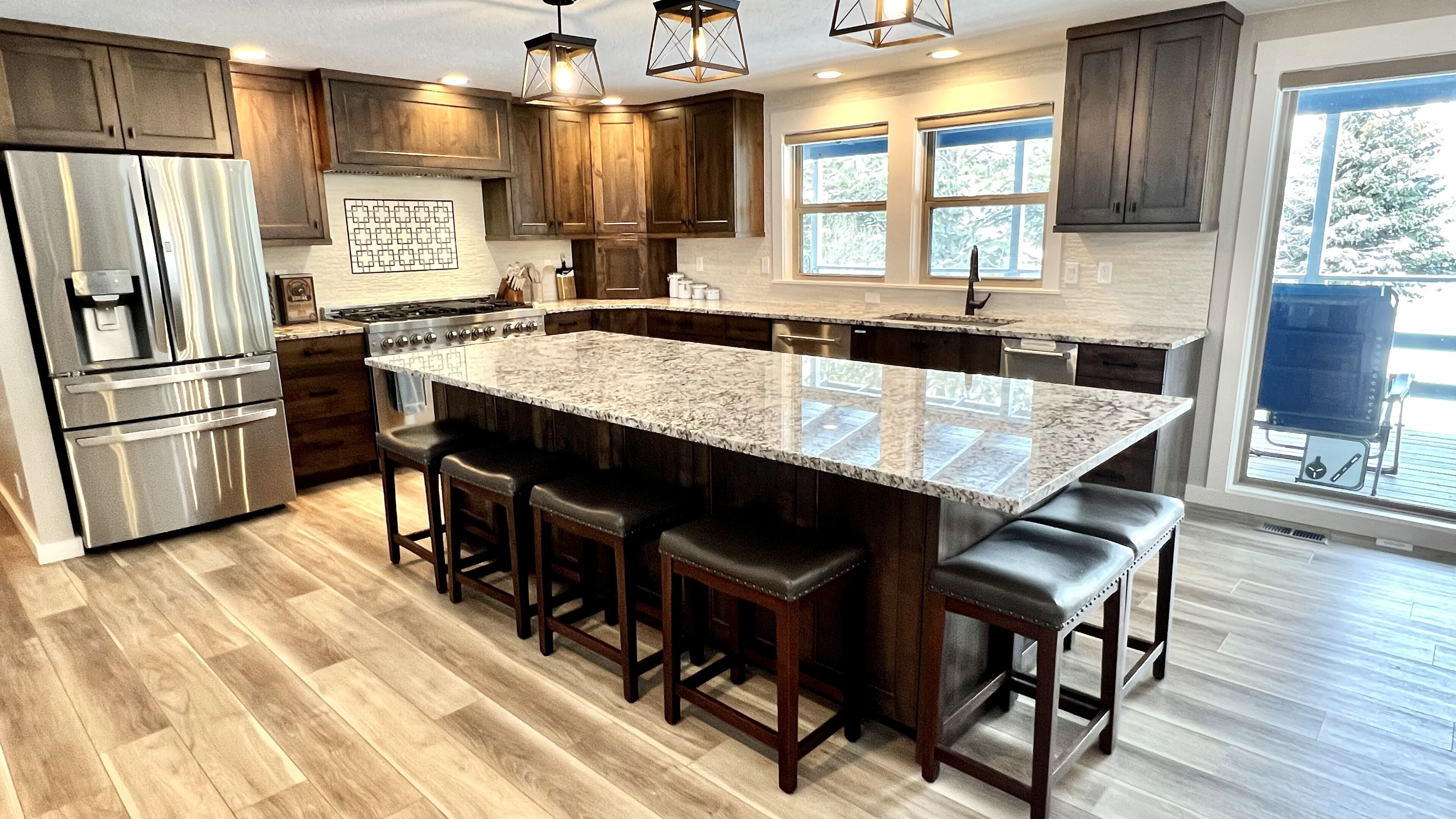 冰箱、微波炉、烤箱、炉灶