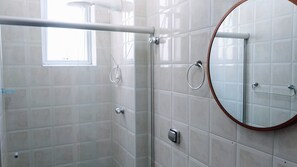 Dusche, Seife, Toilettenpapier
