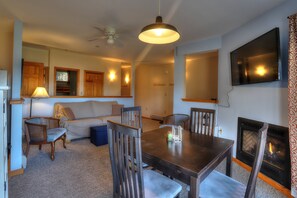 TV, fireplace