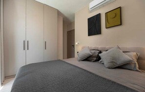 2 chambres, fer et planche à repasser, lit parapluie, Wi-Fi gratuit