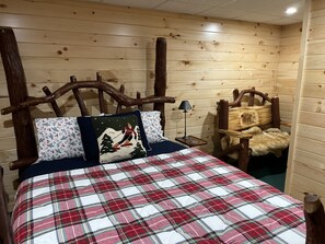 4 bedrooms, free WiFi - Cozy home in the ADK, amazing location! (Thendara)