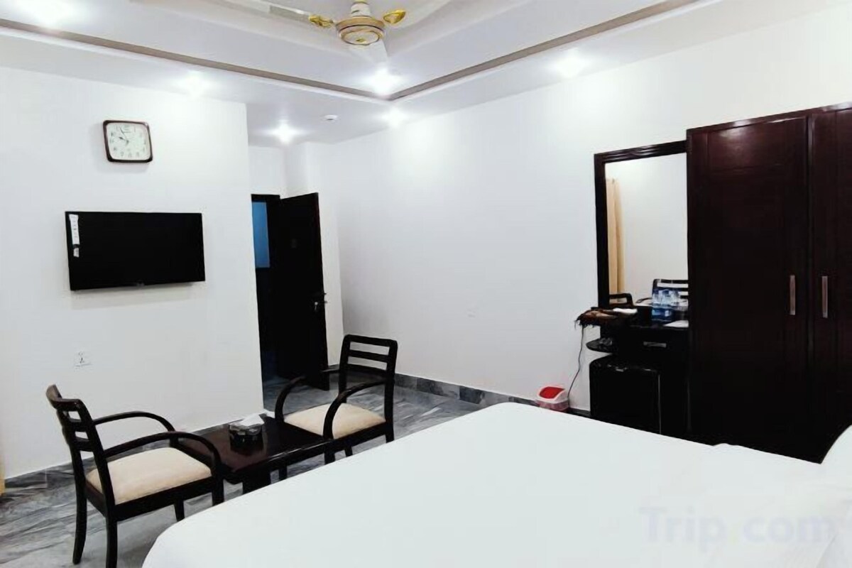 Soundproofing, iron/ironing board (on request), WiFi (free)