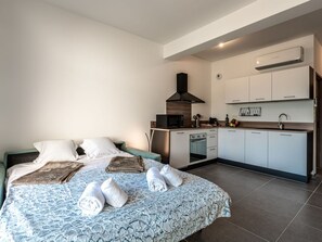 1 makuuhuone, silitysrauta/-lauta, vauvan matkasänky, Wi-Fi