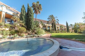 Pool - Flat with sea views and next to the beach in Bahia de Marbella, Marbella (Marbella)