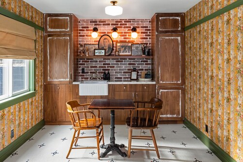 Joe's Tavern [N+P Boutique Lodge]