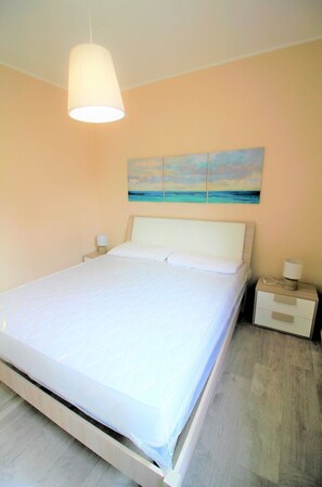 2 chambres, lit de bébé portatif, Wi-Fi (supplément), literie fournie