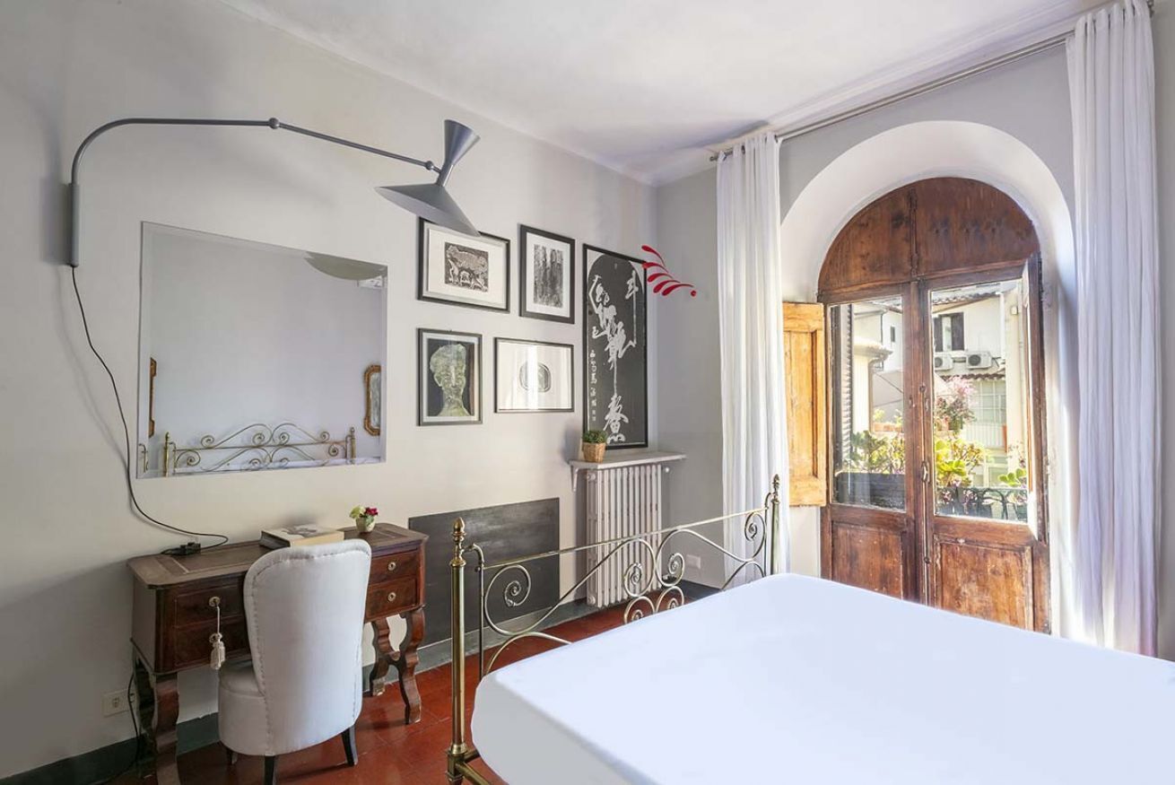 4 slaapkamers, een kluis op de kamer, een bureau