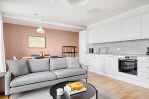 Télévision, chaîne hi-fi