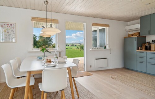 Cozy home in Samsø with WiFi