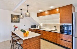 Kühlschrank, Ofen, Herdplatte, Geschirrspüler