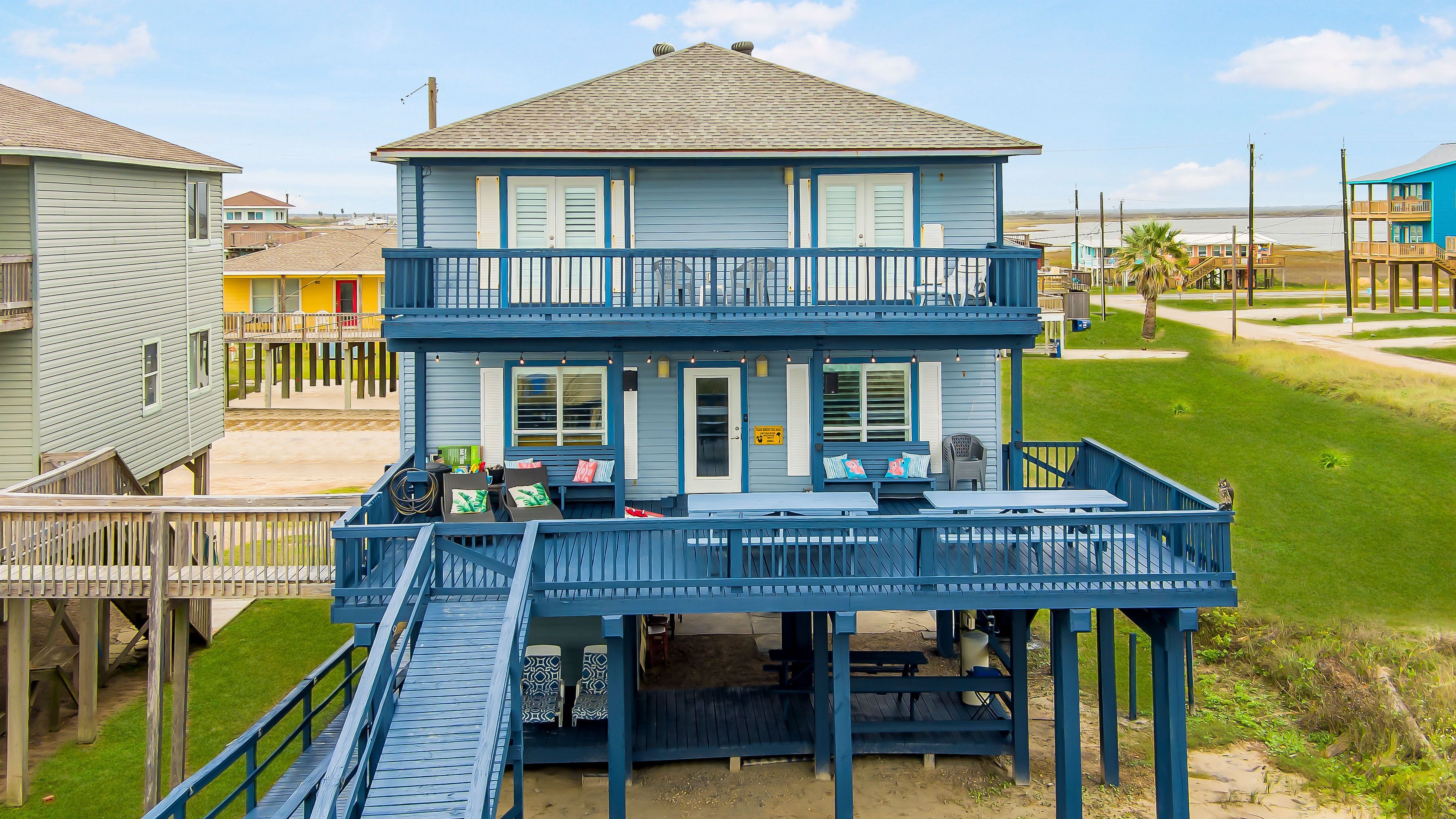 Beachfront!! with Private Access to Beach