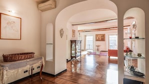 Lobby - Amazing apartment in Genova with WiFi (Genova)