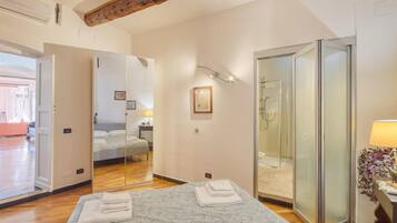 3 bedrooms, iron/ironing board, travel cot, free WiFi